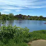 VinhMinh Homes 1 - Stylisches Apartment, Business, Urlaub, Zentral, Parkplatz&Fahrrad Stellplatz, WLAN