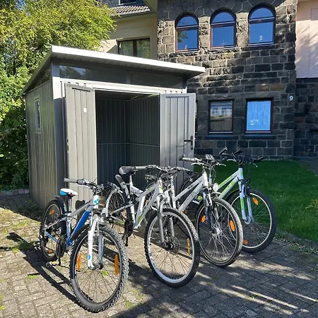 Vinhminh Homes 1 - Business, Urlaub, Radreisen, Zentral, Parkplatz & Fahrrad Garage, Wlan Hattingen